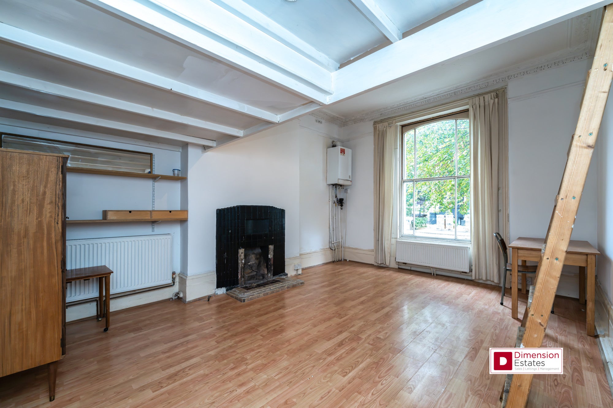 Flat Navarino Road in Greater London