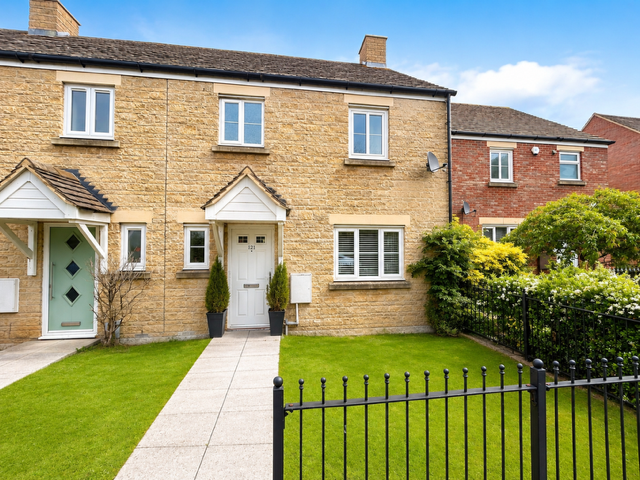 House Redhouse Way in Blunsdon St Andrew