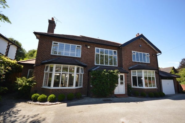House Carrwood Avenue in Bramhall