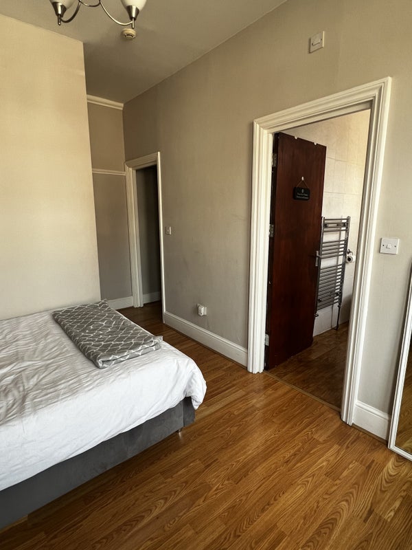 Room Faraday Road in Greater London