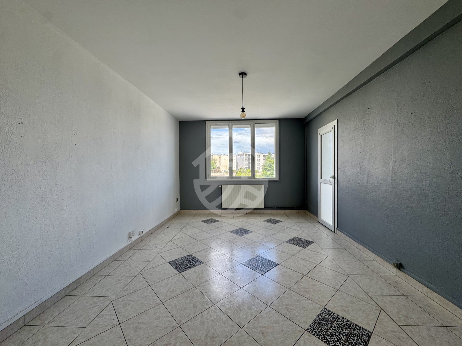 Flat Rue Mozart in Bourg-lès-Valence