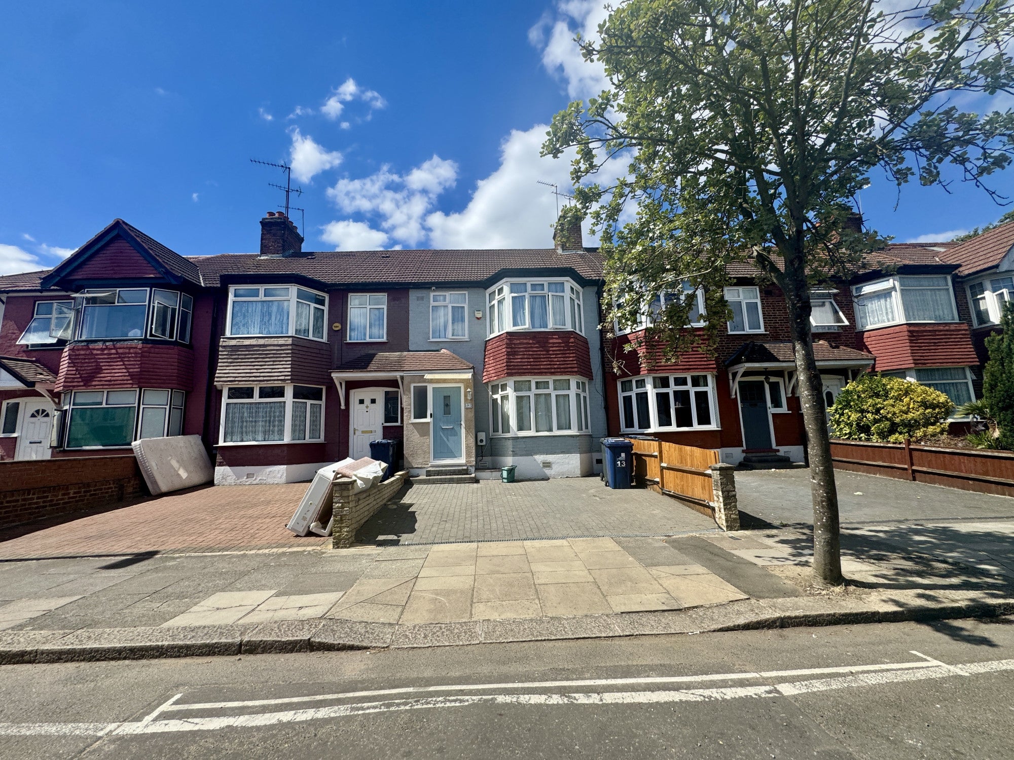 Flat Spencer Close in Greater London