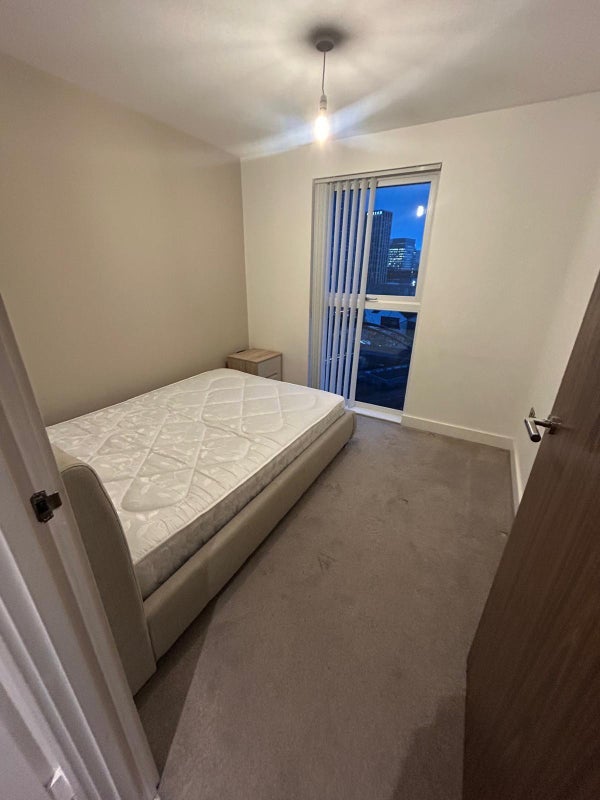 Flat Trinity Way in Salford