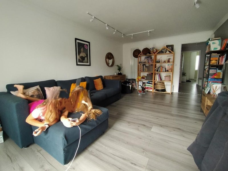Flat Academia Way in Greater London