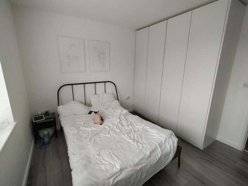 Flat Academia Way in Greater London
