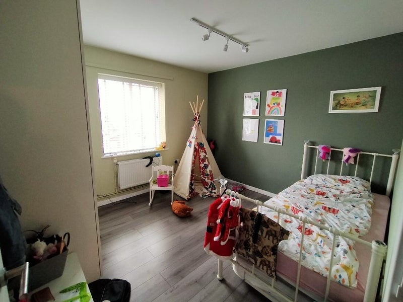 Flat Academia Way in Greater London
