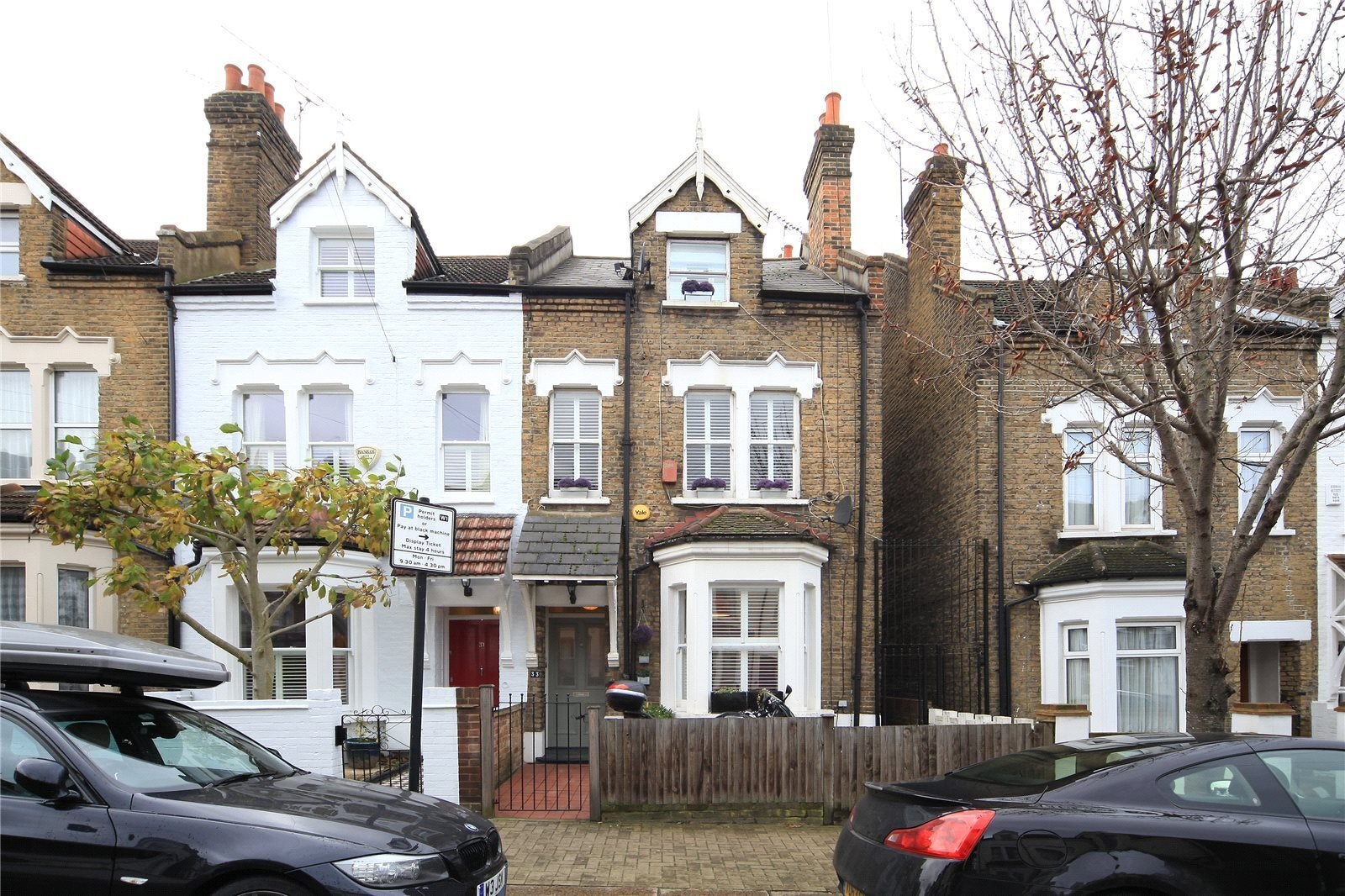 Flat Dempster Road in Greater London
