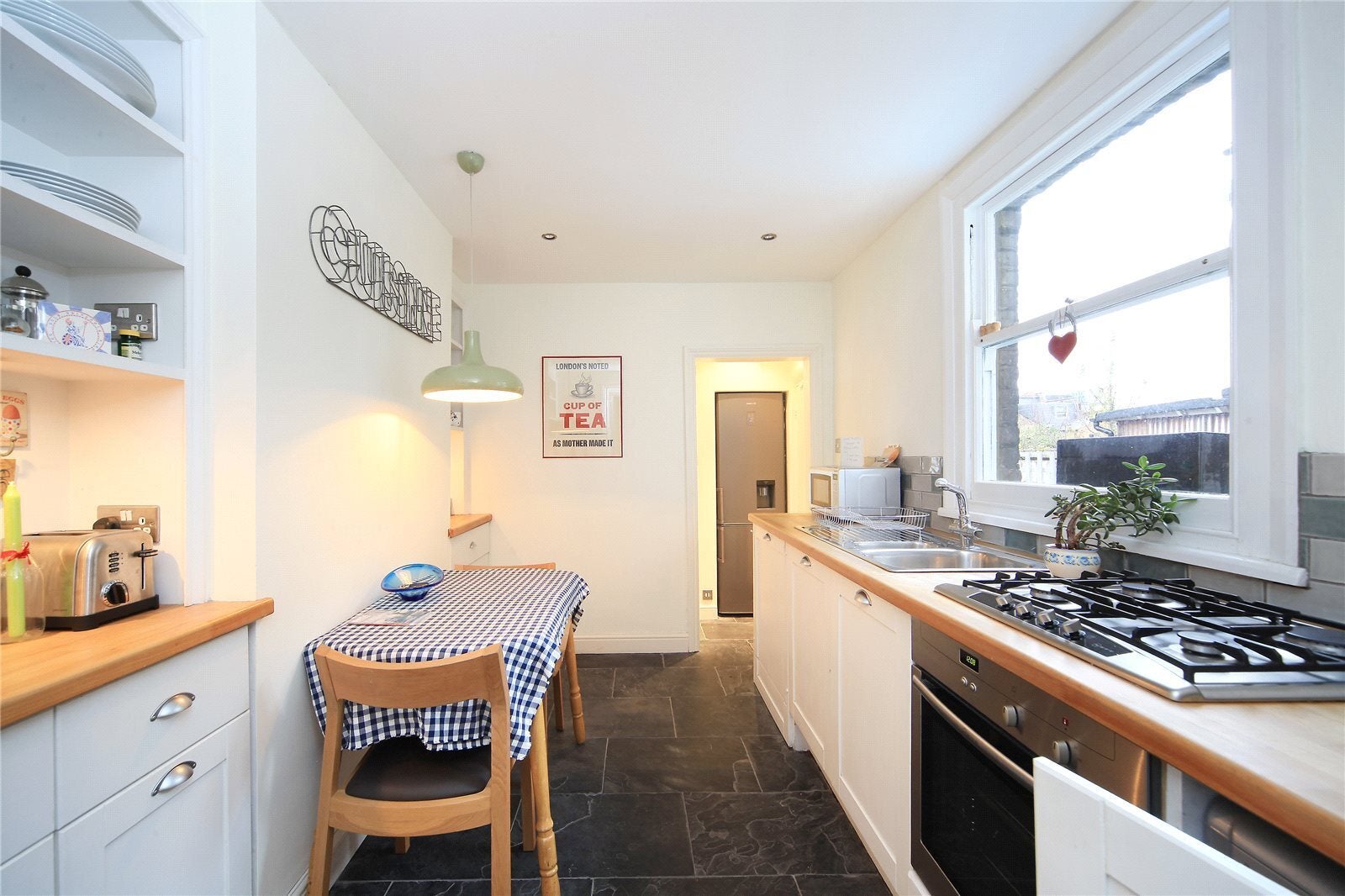 Flat Dempster Road in Greater London