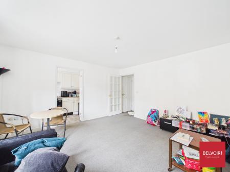 Flat Parkinson Drive in Chelmsford