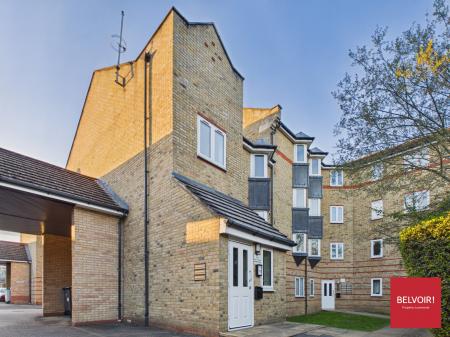 Flat Parkinson Drive in Chelmsford