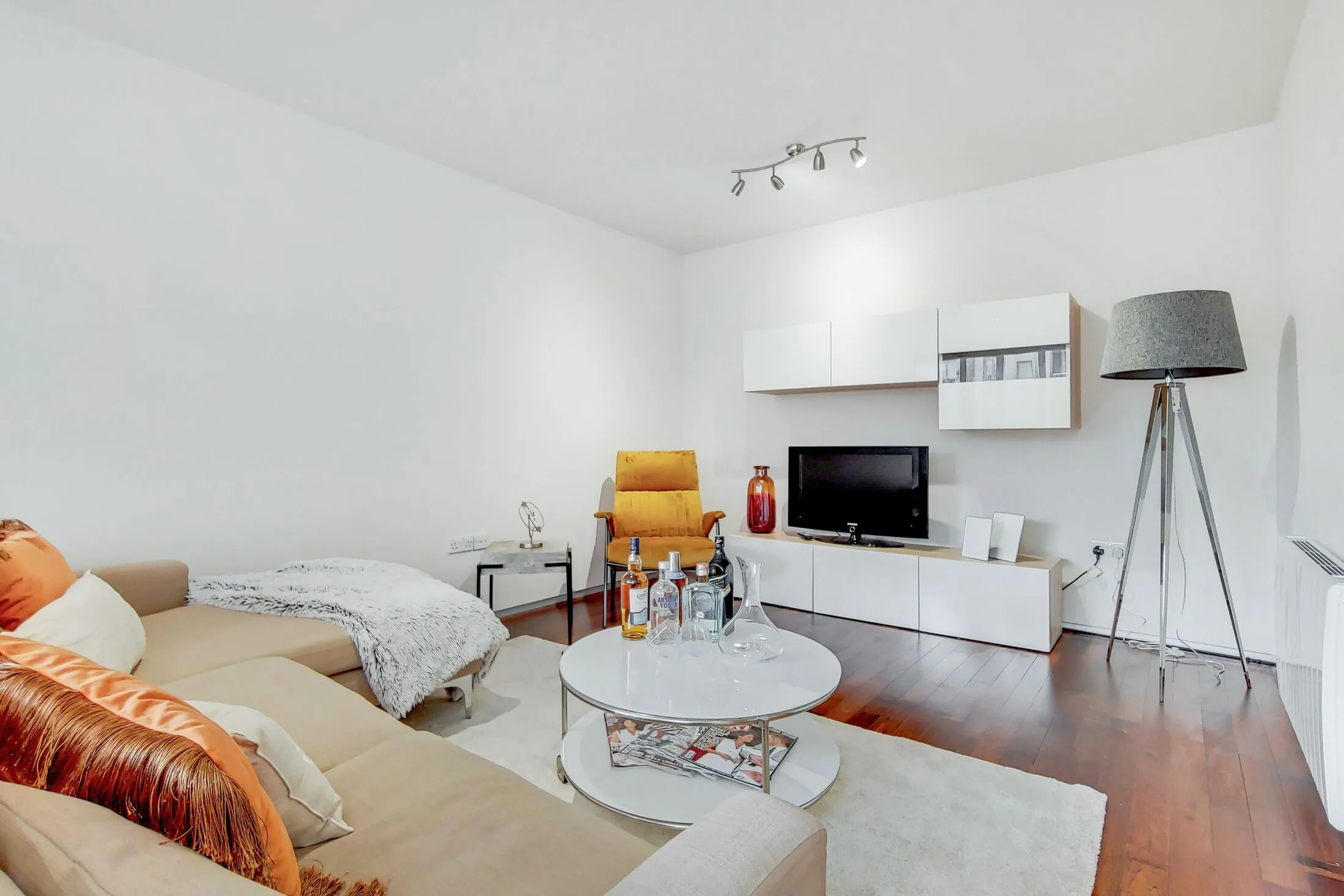 Flat Dingley Road in Greater London