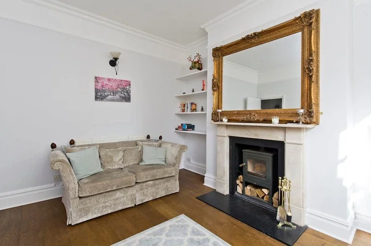 Flat Hugh Street in City of Westminster