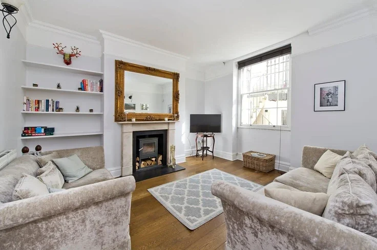 Flat Hugh Street in City of Westminster