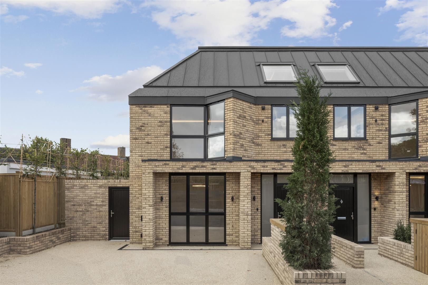 House Haynt Walk in Greater London