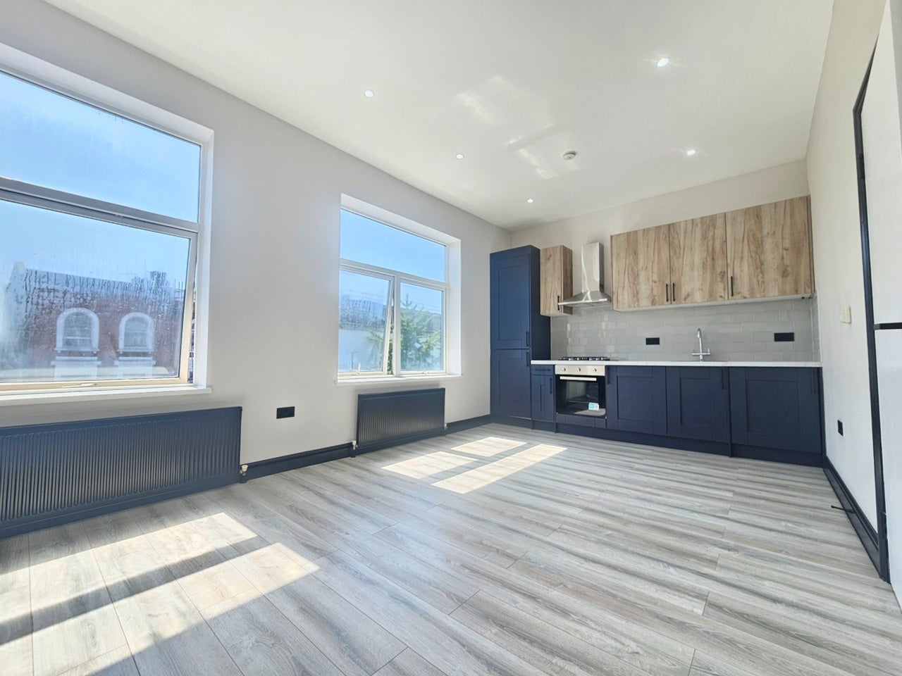 Flat Blackstock Road in Greater London