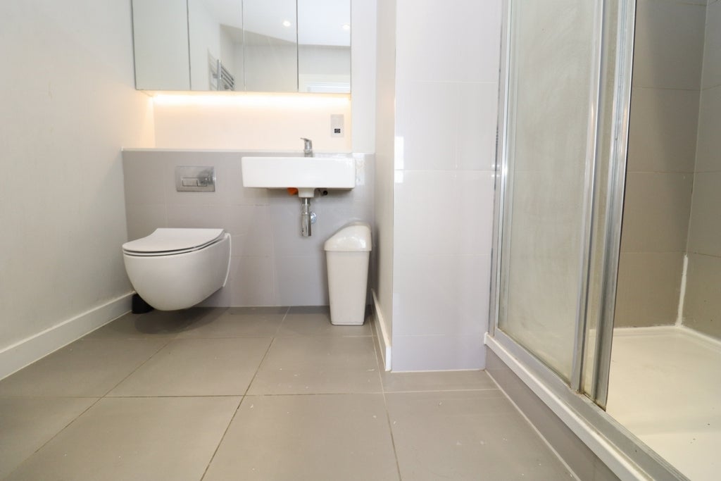 Room Globe Road in Greater London