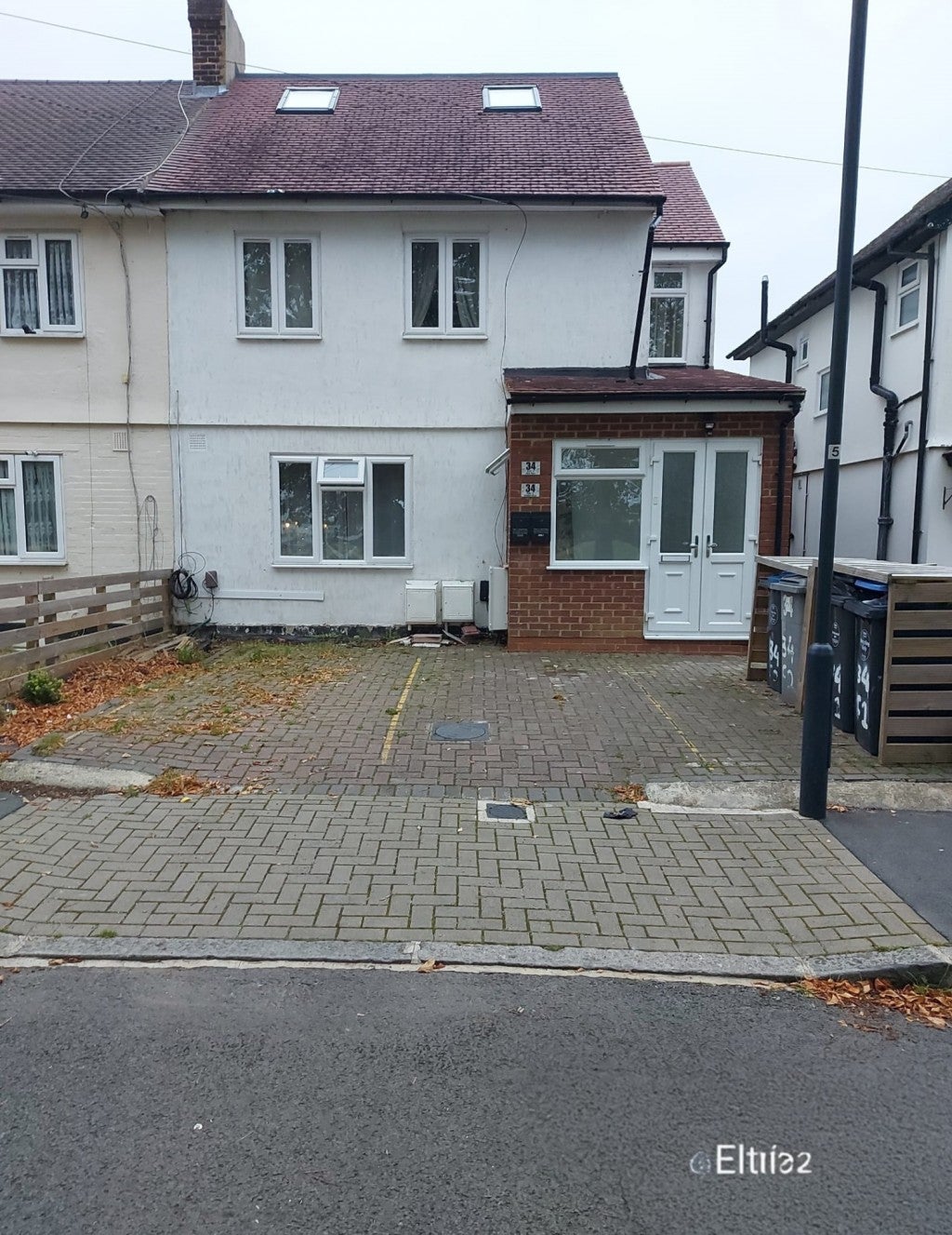 Flat Elthorne Way in Greater London