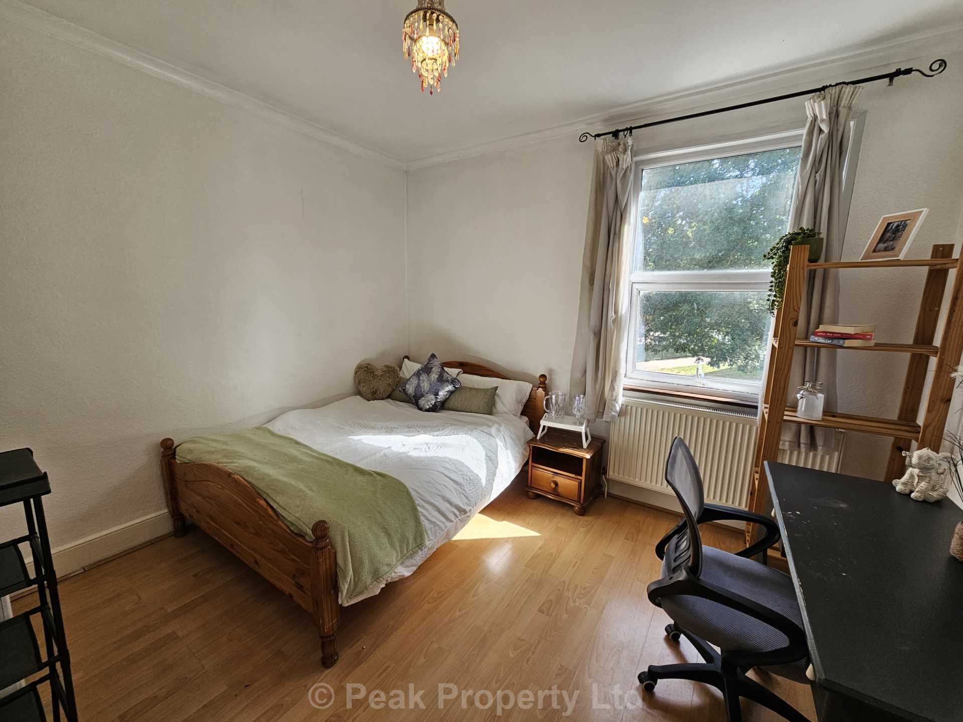 Room Heygate Avenue in Southend-on-Sea