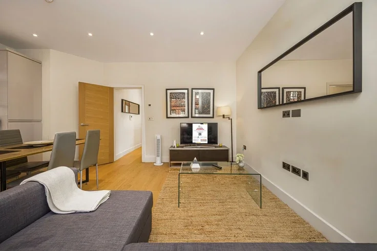 Flat Great Titchfield Street in City of Westminster