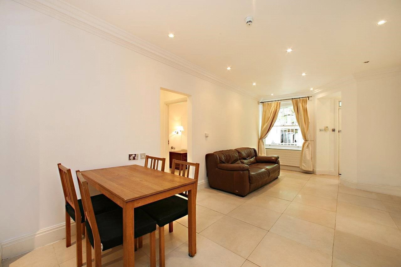 Flat Greencroft Gardens in Greater London