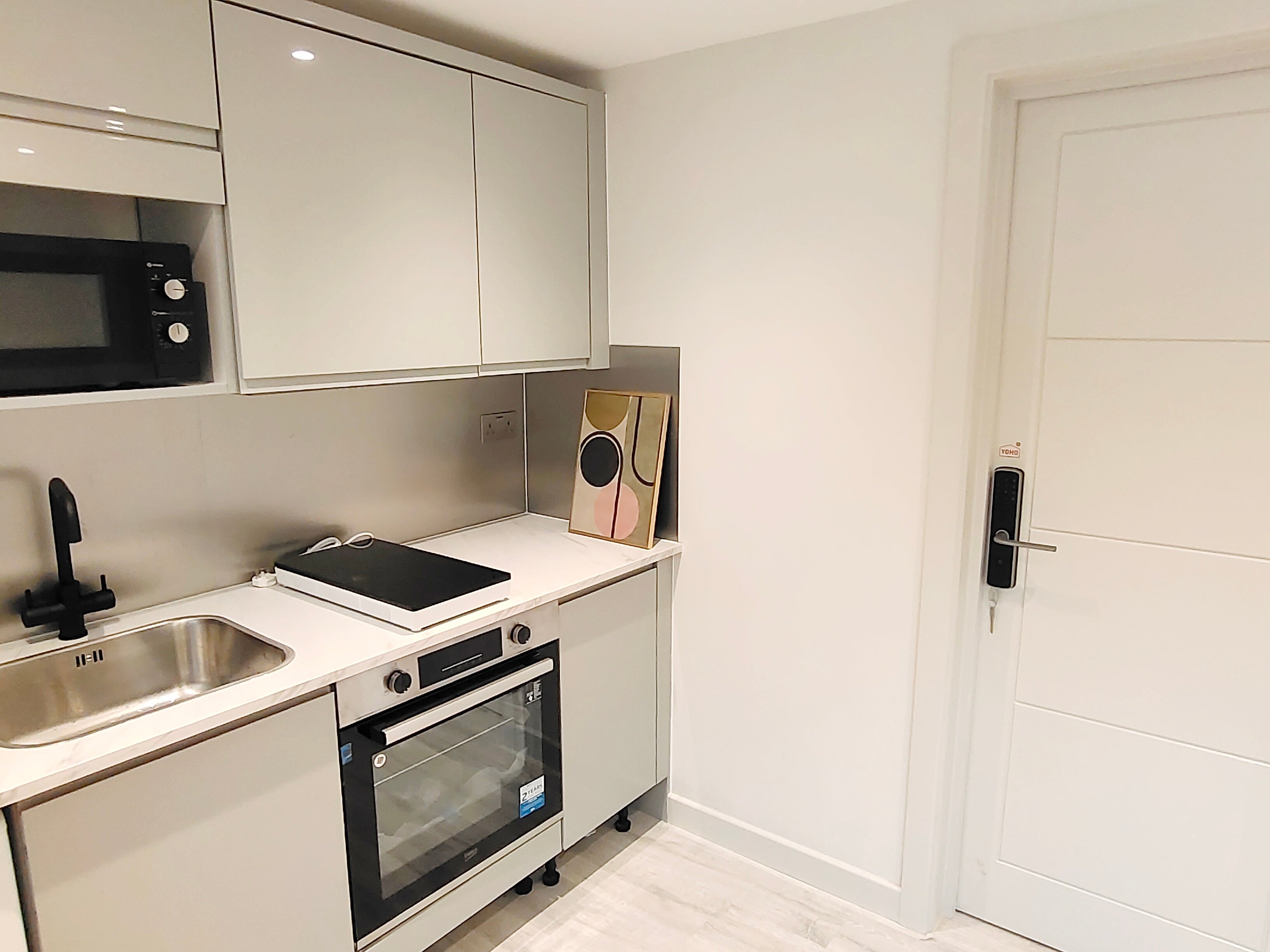 Flat Addison Gardens in Greater London