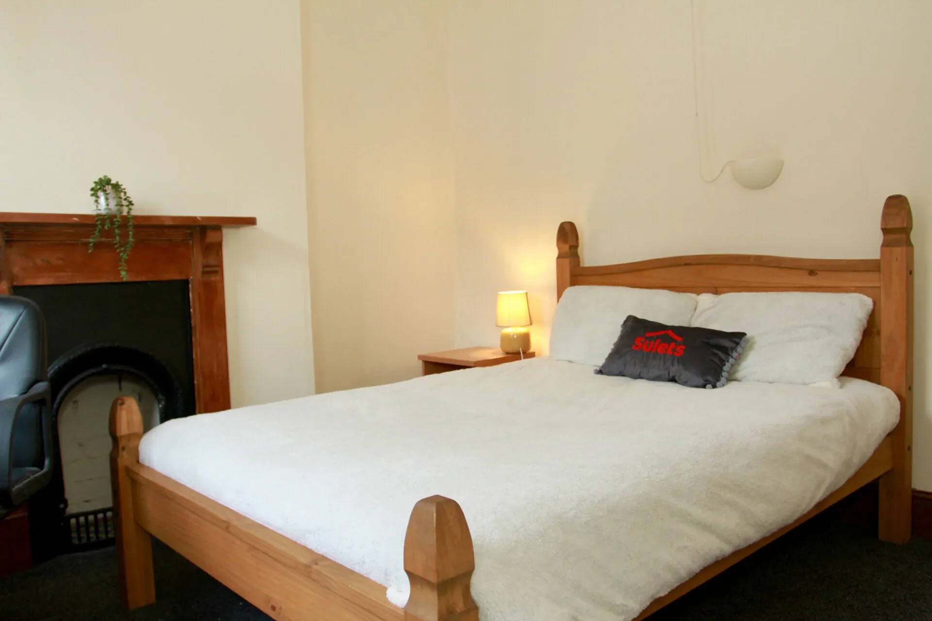 Room St Leonards Road in Leicester
