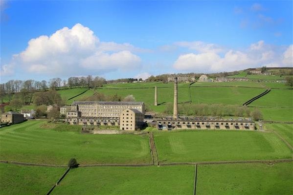 Flat Dean House Lane in Calderdale