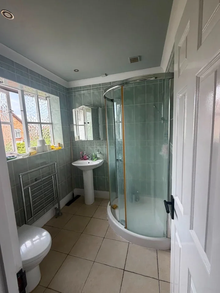Room Peel Place in Greater London