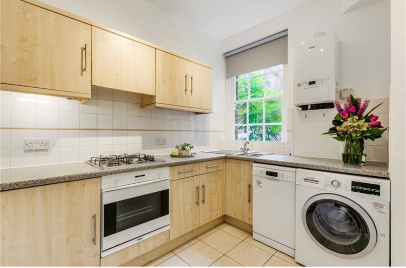 Room Pater Street in Greater London