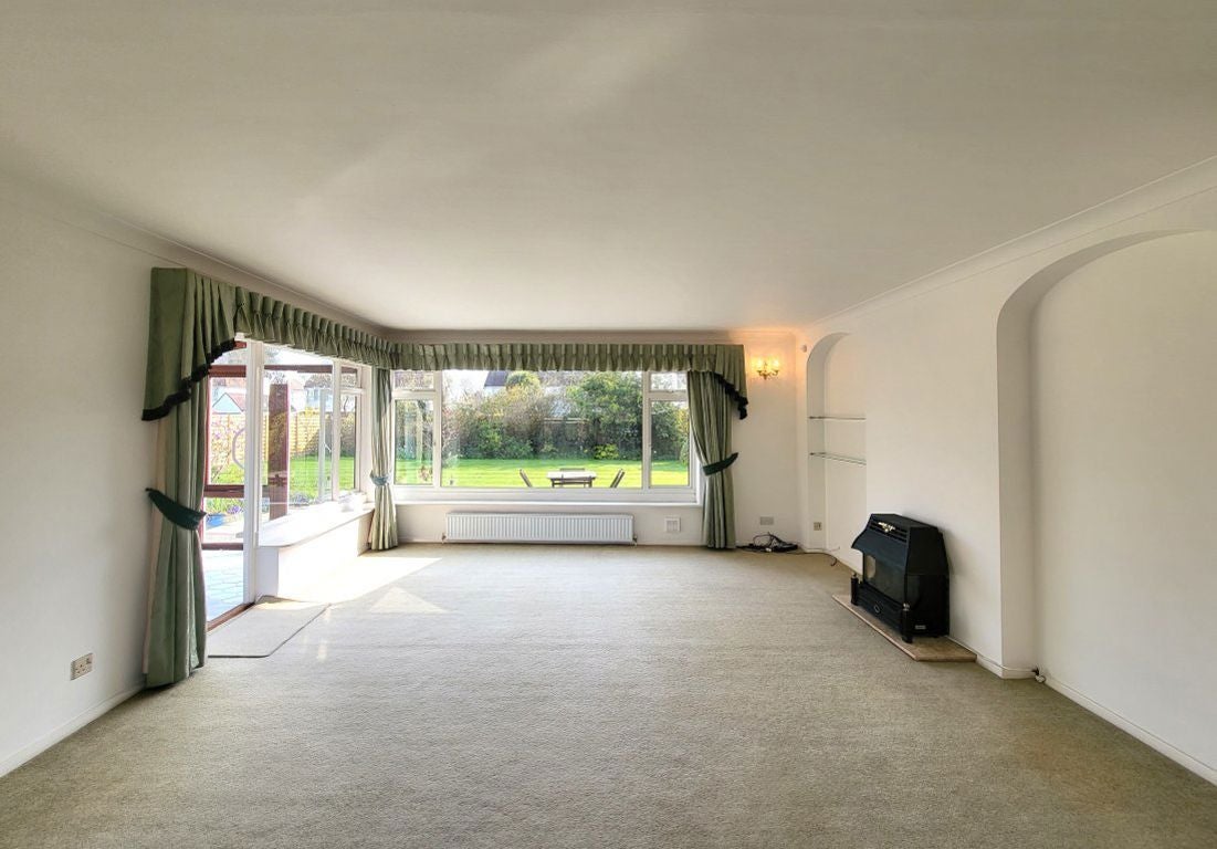 House Brabourne Gardens in Folkestone and Hythe District