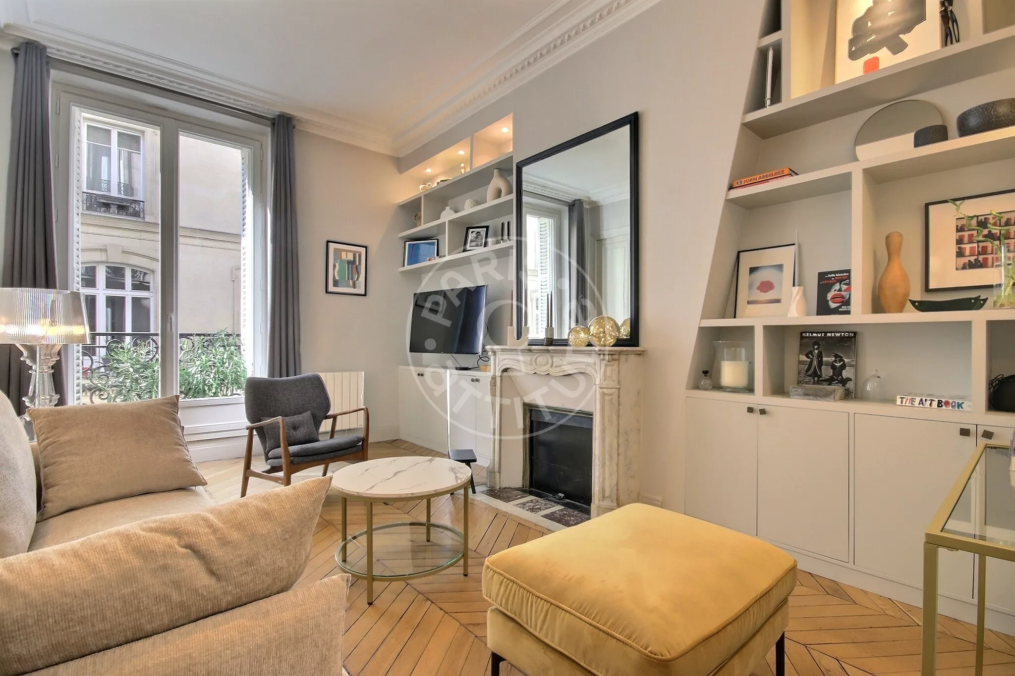 Flat Rue de Turbigo in Paris