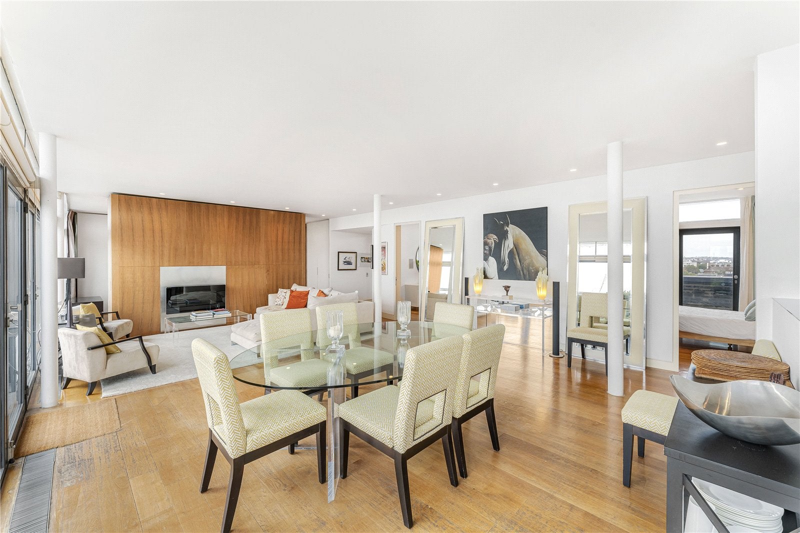 Flat Pentonville Road in Greater London
