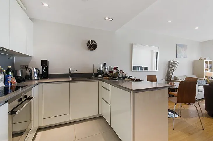 Flat Goodman Street in Greater London