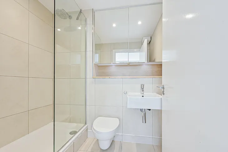 Flat Goodman Street in Greater London