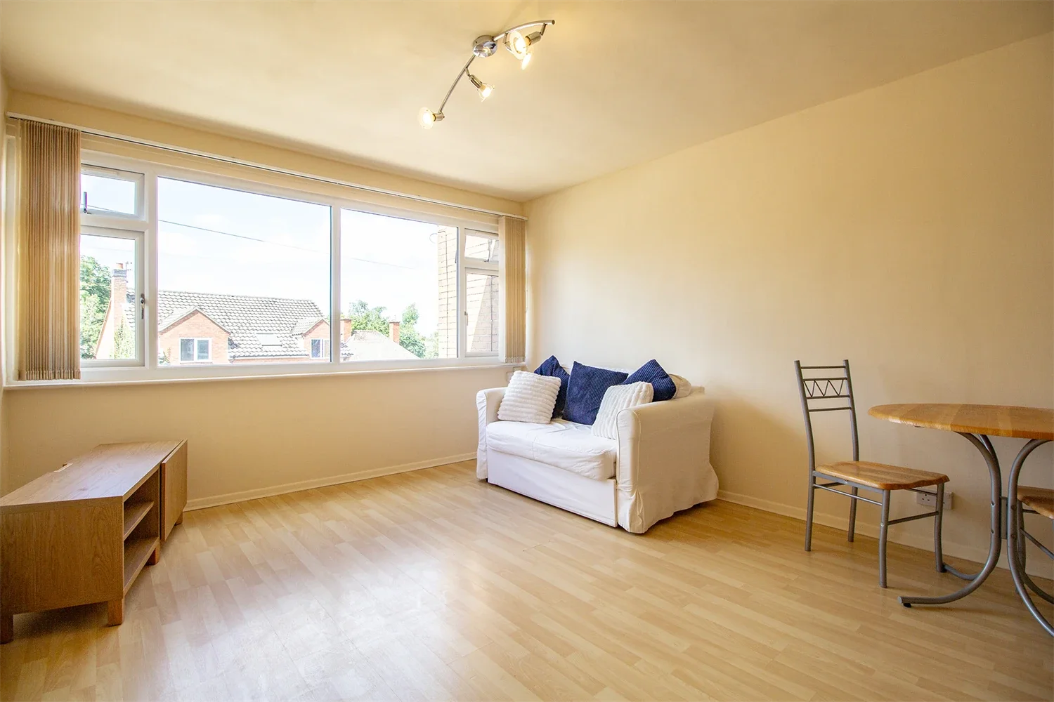 Flat Bond Lane in Charnwood