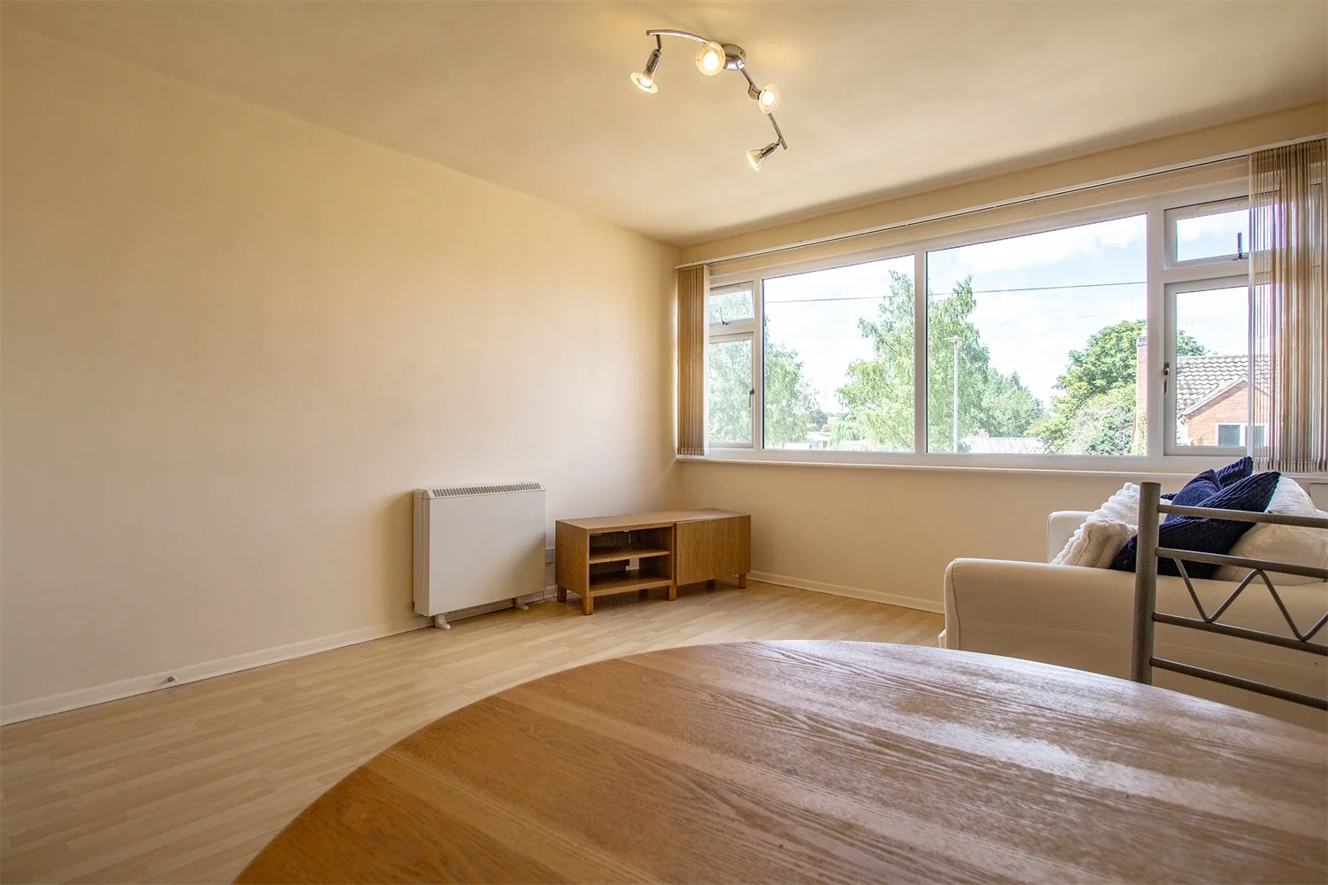Flat Bond Lane in Charnwood