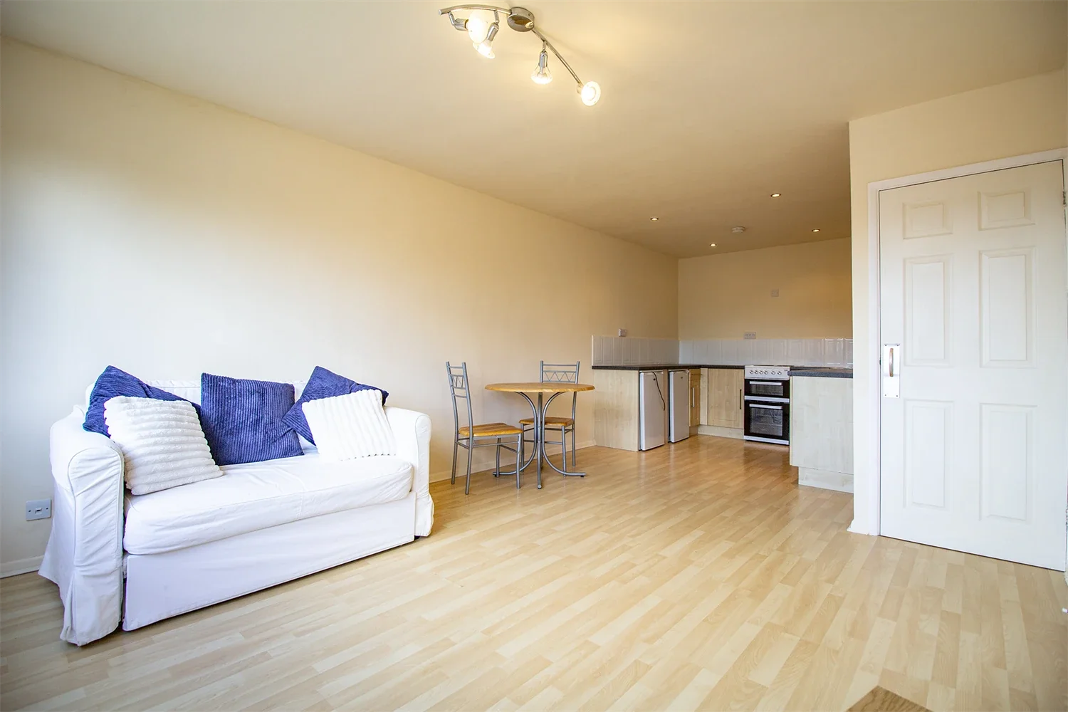 Flat Bond Lane in Charnwood