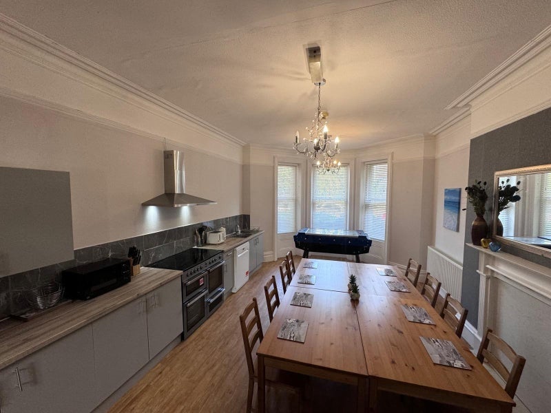 Room Knole Road in Bournemouth