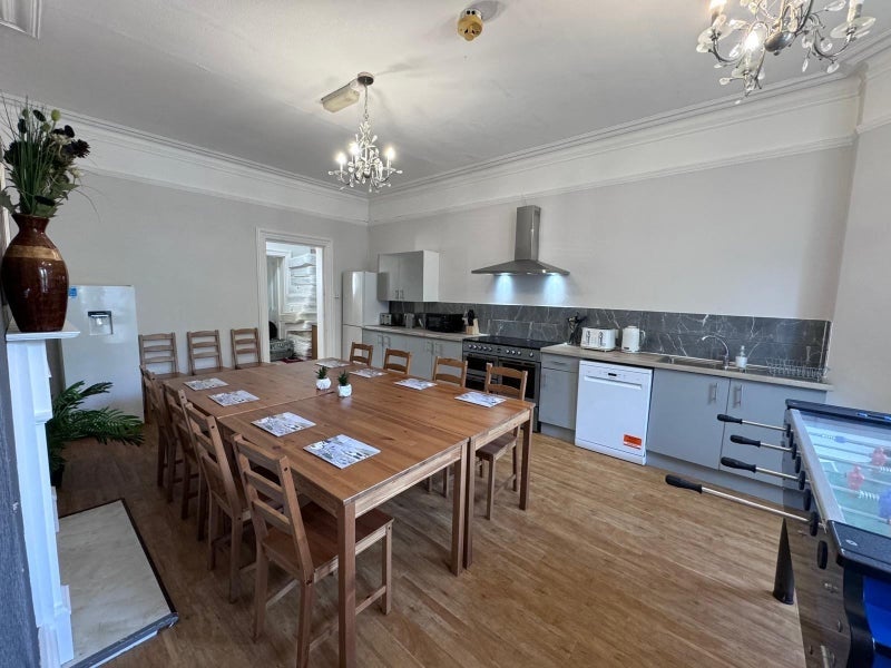 Room Knole Road in Bournemouth