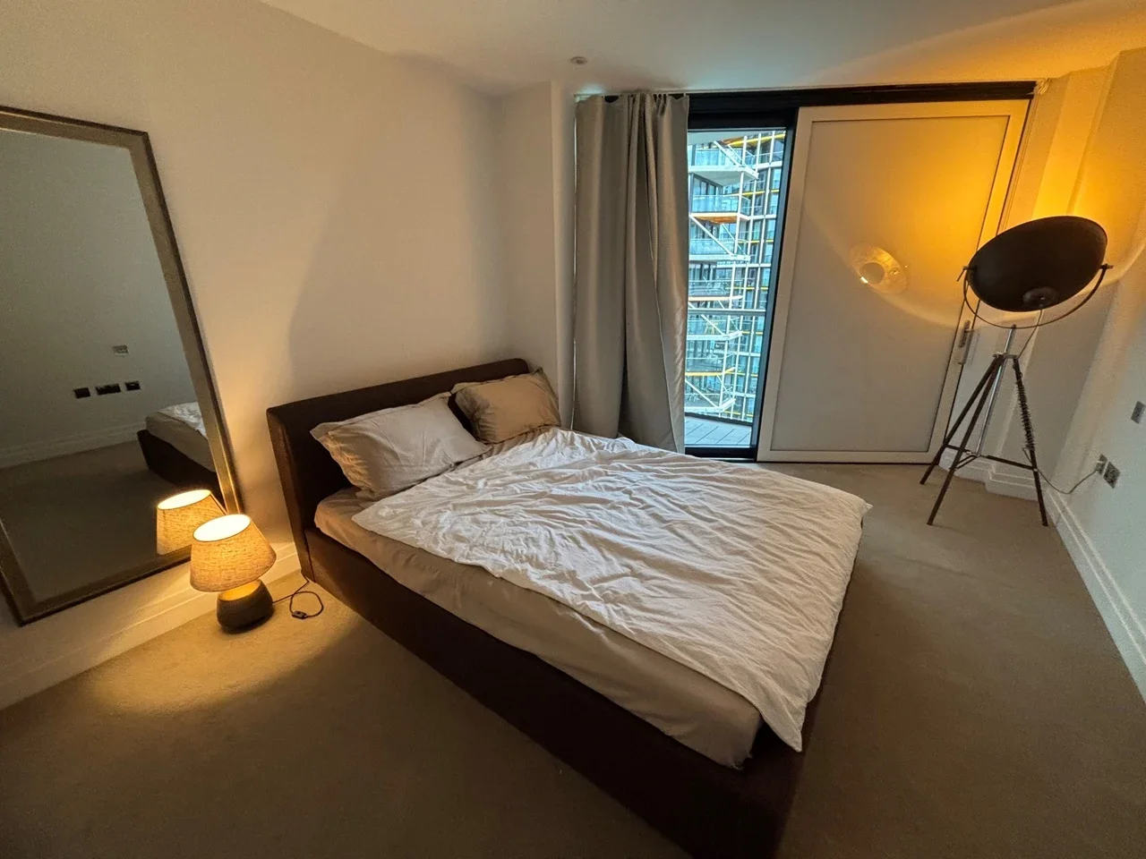 Flat Tideway Walk in Greater London