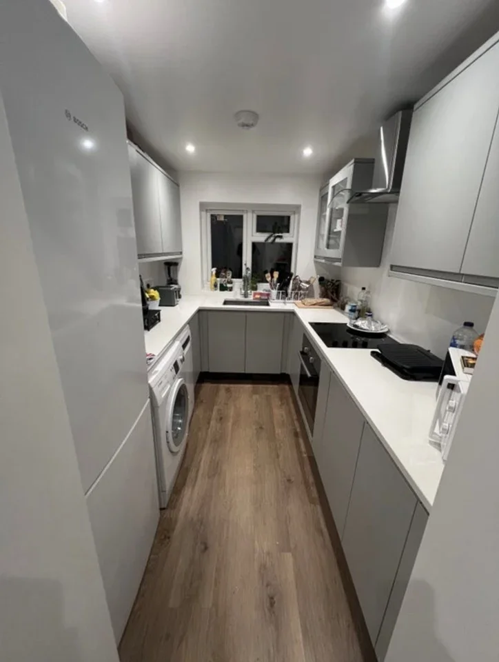 Room Liberty Avenue in Greater London