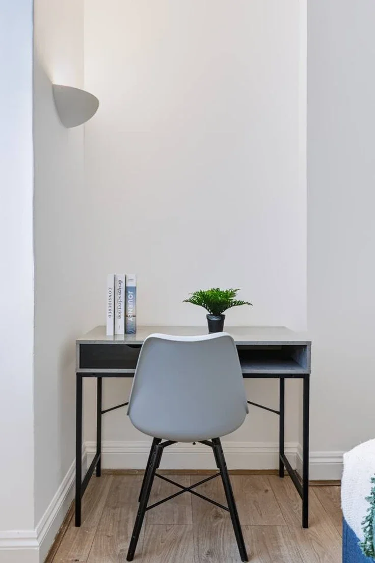 Flat Sussex Gardens in City of Westminster