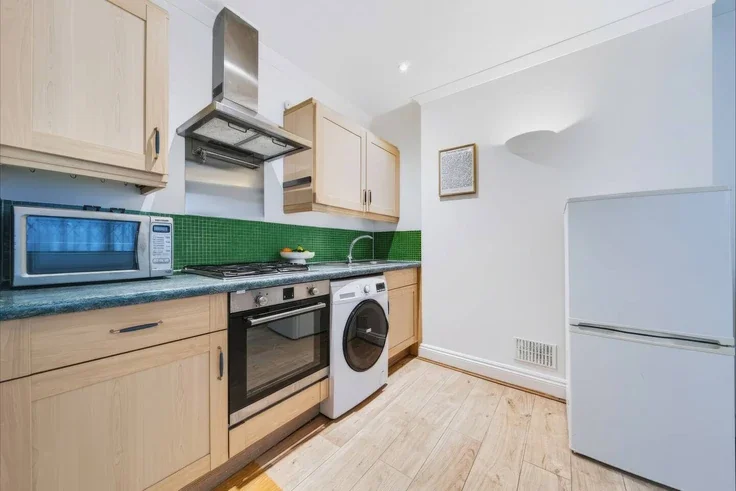 Flat Sussex Gardens in City of Westminster