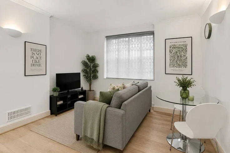 Flat Sussex Gardens in City of Westminster