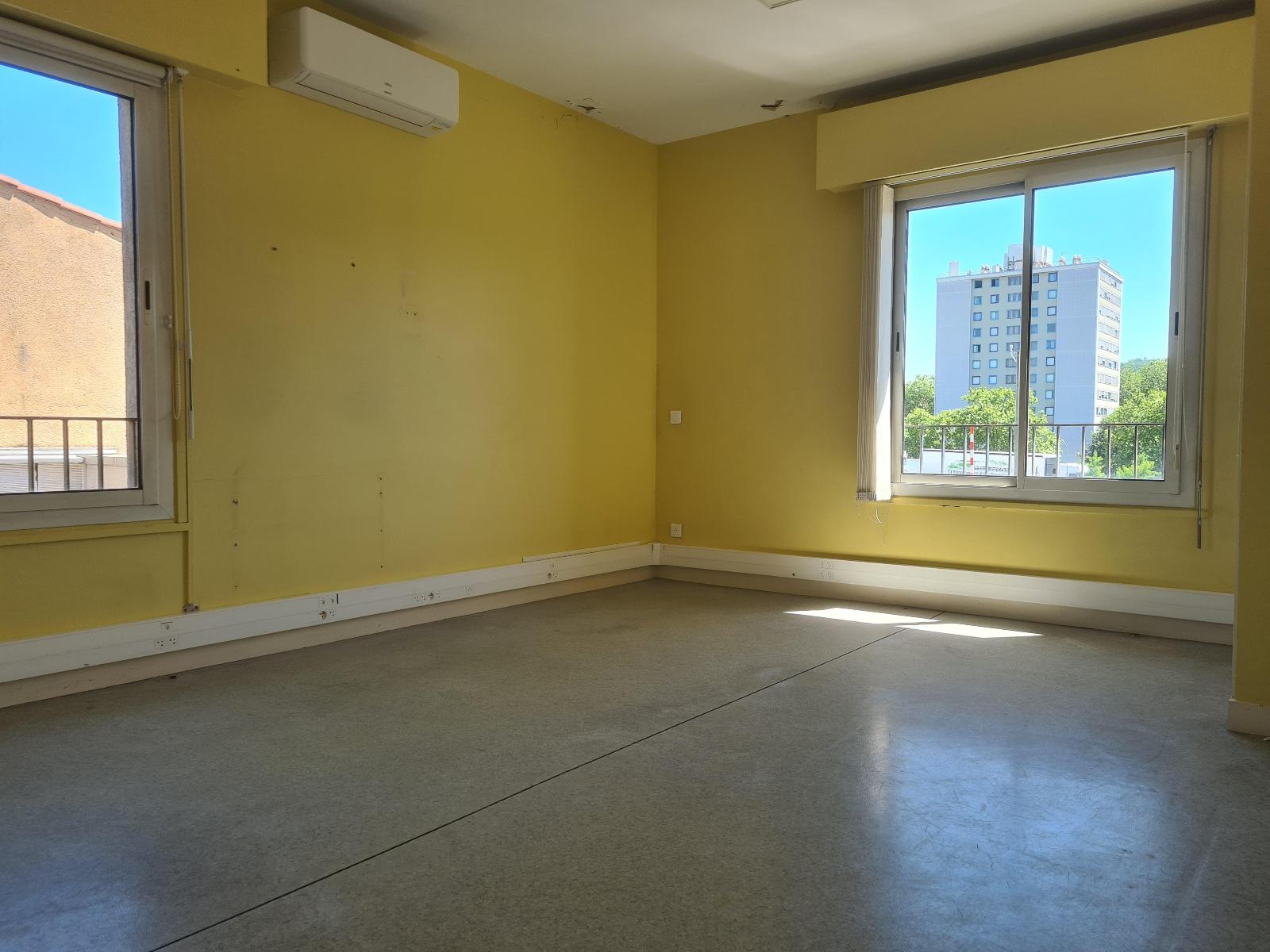Appartement Place Jean Berry à Givors
