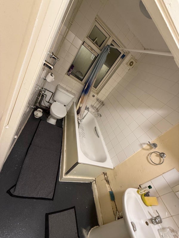 Room Sutton Road in Greater London