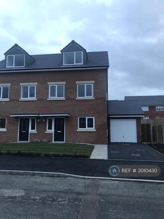 House Latrigg Crescent in Middleton