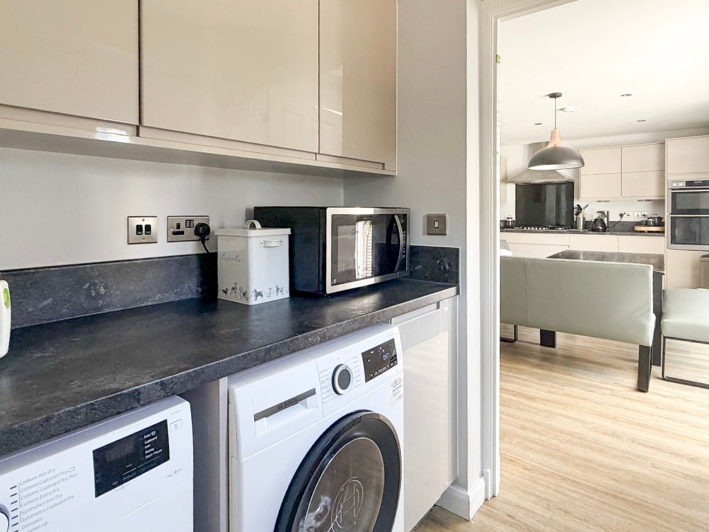 House Skerryvore Loan in City of Edinburgh