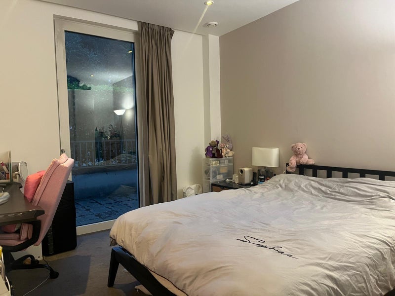 Room Penny Brookes Street in Greater London