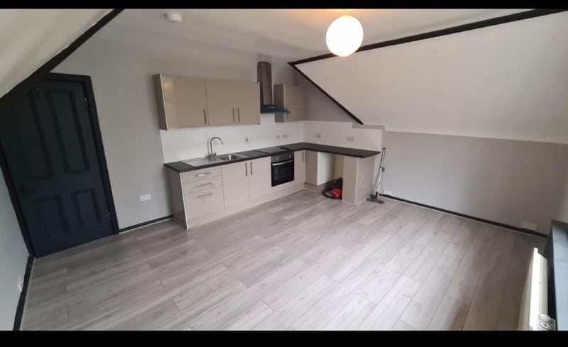 Room Violet Lane in Greater London